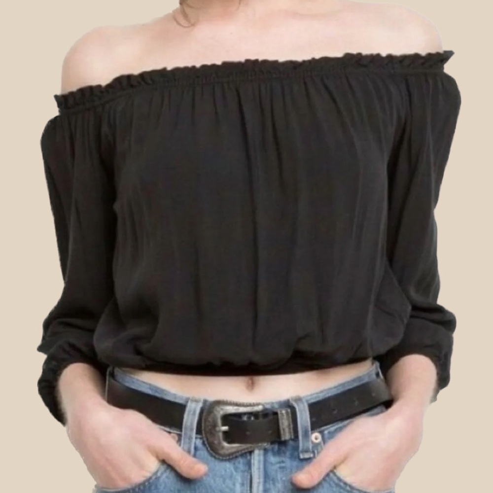 BRANDY MELVILLE off shoulder top